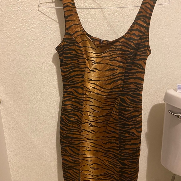 New Moschino dress - Picture 1 of 2